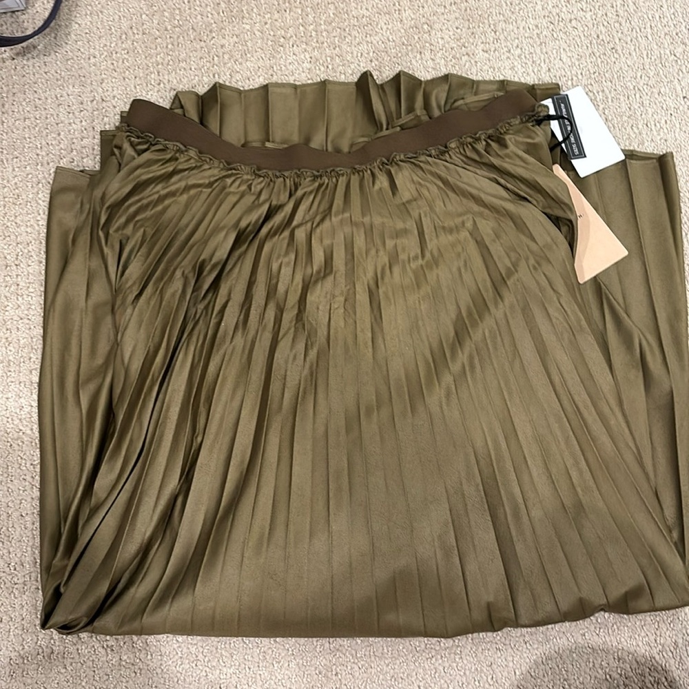 Halogen size L olive skirt